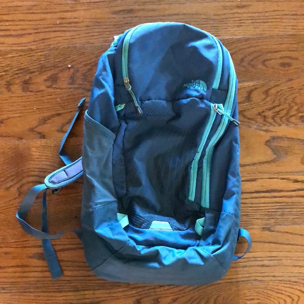 The North Face Women’s Pinyon Daypack - 15 Liter
